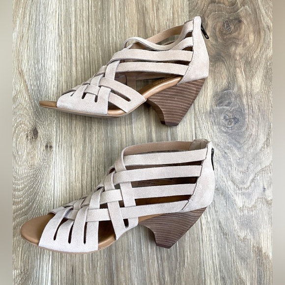 Corso Como Women's Genni Dress Sandal, Tan Sporty Goat, 7 M EUC - Picture 3 of 6